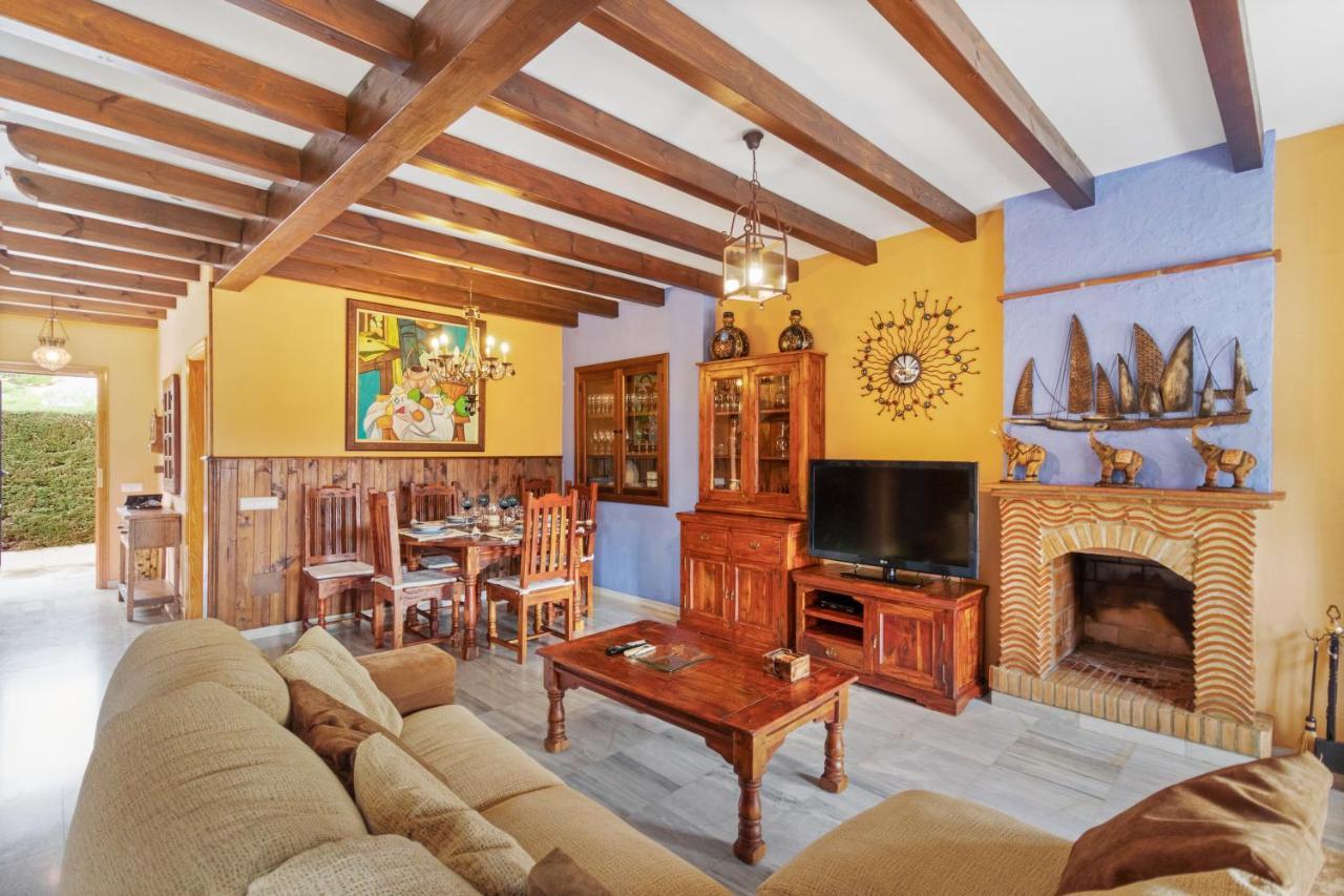 Villa Estilo Mediterranea Con Piscina, Jardin, Bbq Y Jacuzzi - Villa Bel Air Real Estepona Extérieur photo