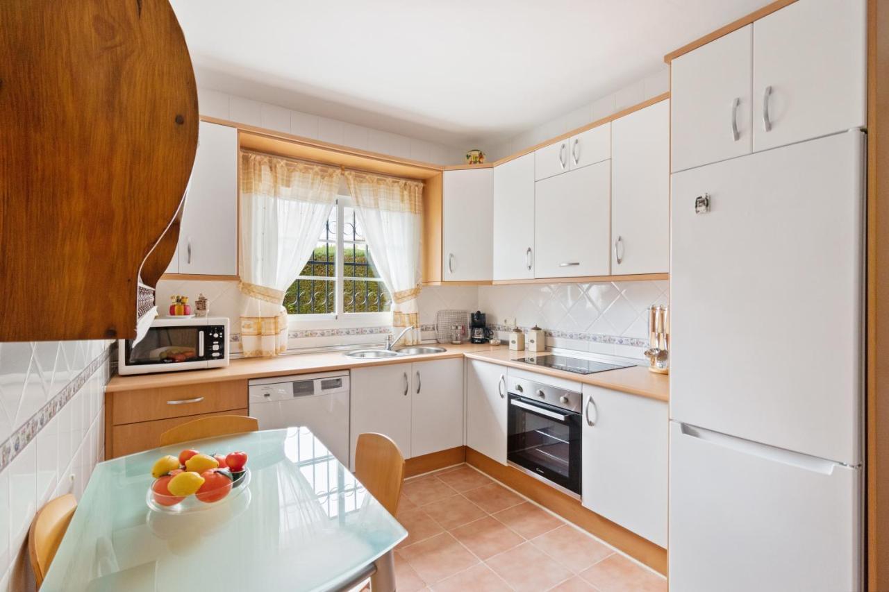 Villa Estilo Mediterranea Con Piscina, Jardin, Bbq Y Jacuzzi - Villa Bel Air Real Estepona Extérieur photo