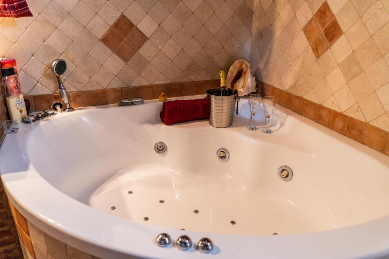 Villa Estilo Mediterranea Con Piscina, Jardin, Bbq Y Jacuzzi - Villa Bel Air Real Estepona Extérieur photo